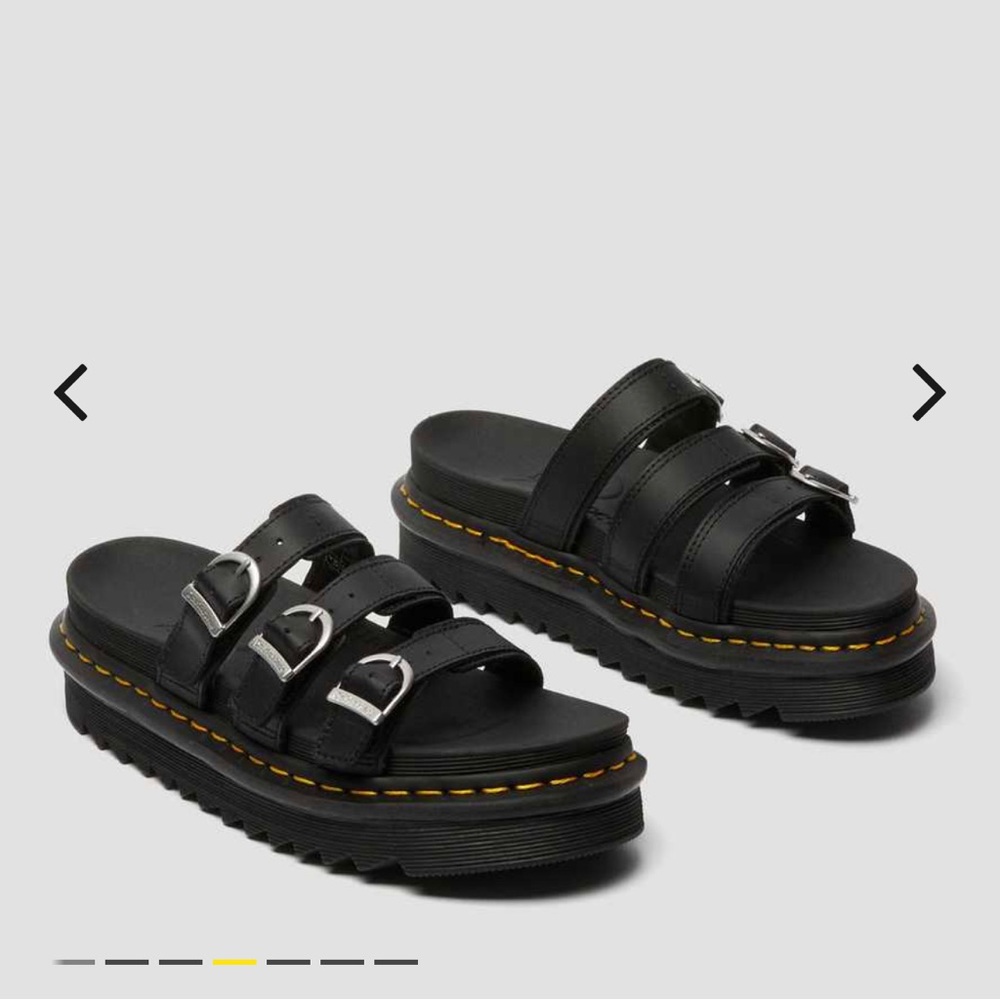 NEVER WORN DR. MARTENS BLAIRE LEATHER SLIDE SANDALS